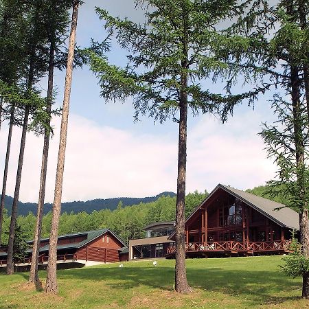 Log Hotel Larch Lake Kanayama Minamifurano Экстерьер фото