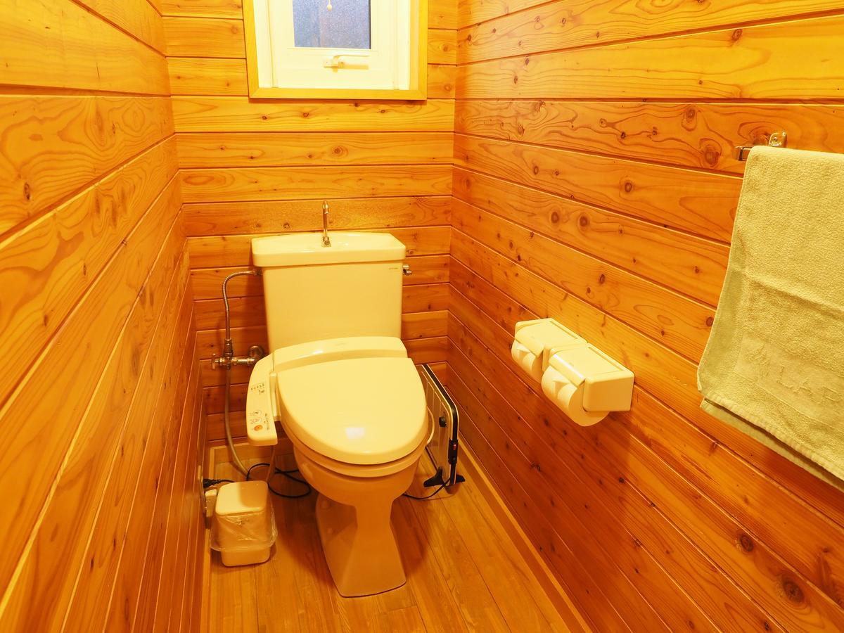 Log Hotel Larch Lake Kanayama Minamifurano Номер фото