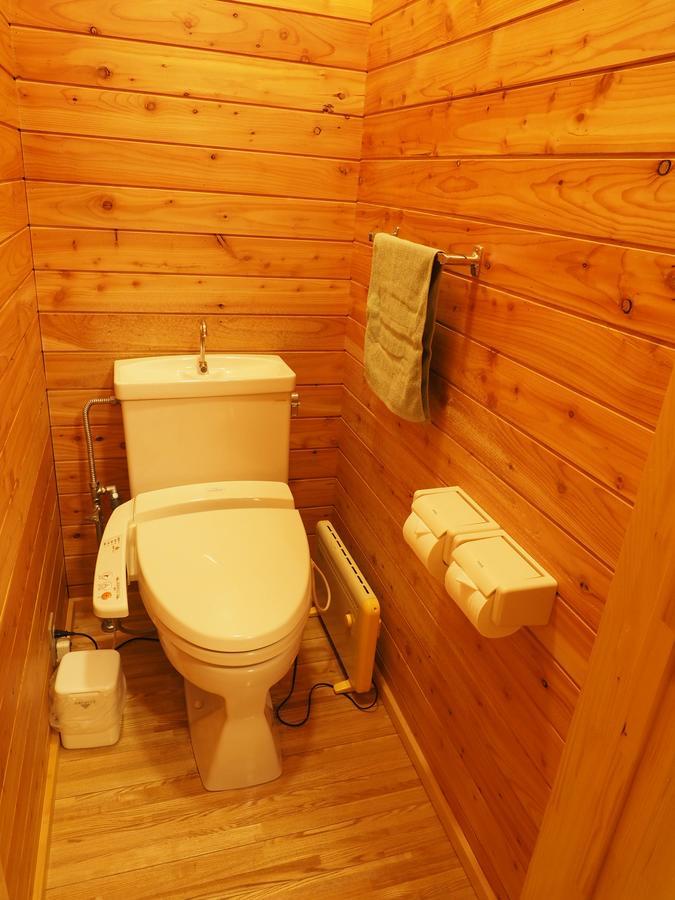 Log Hotel Larch Lake Kanayama Minamifurano Номер фото