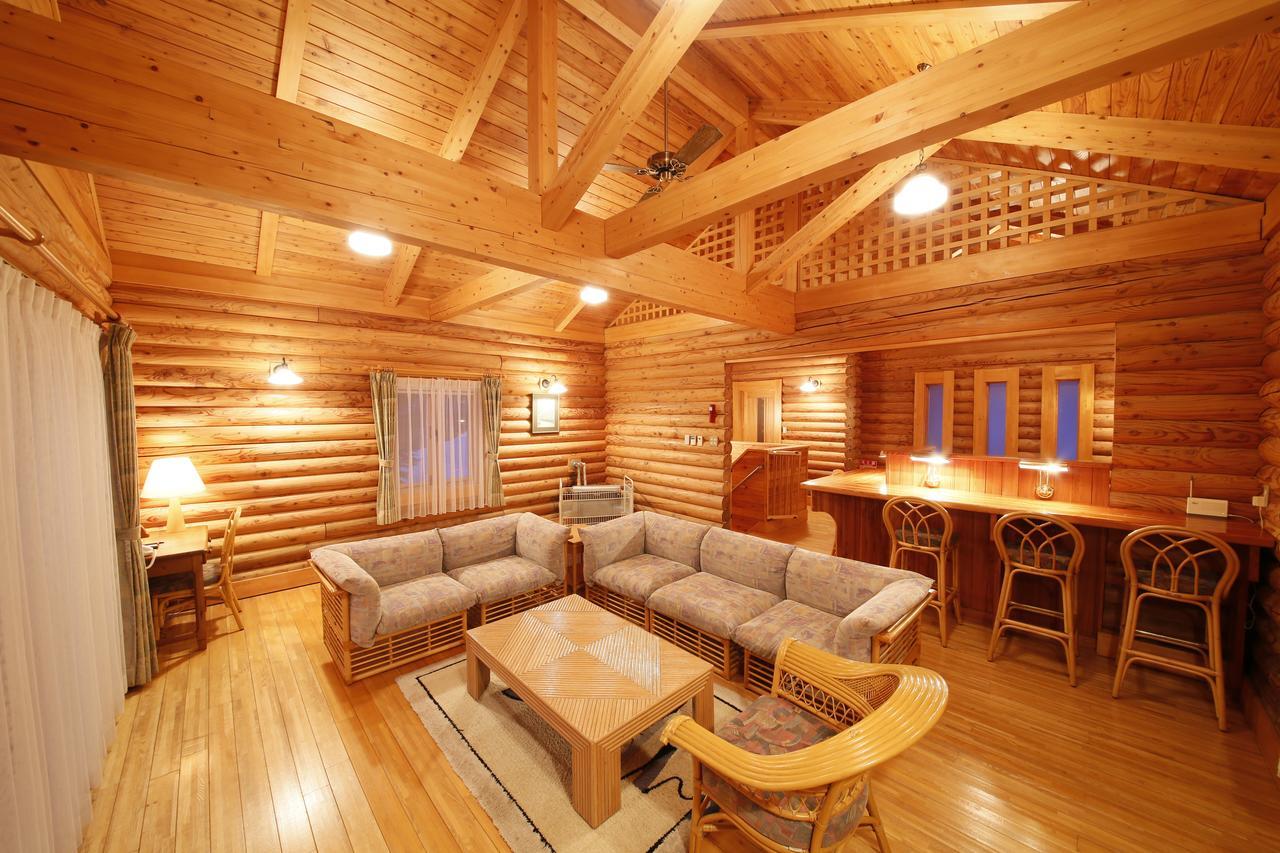 Log Hotel Larch Lake Kanayama Minamifurano Номер фото