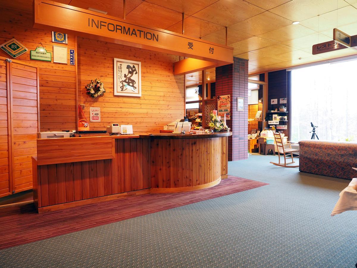 Log Hotel Larch Lake Kanayama Minamifurano Экстерьер фото
